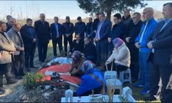 Deprem felaketinde hayatını kaybeden Sergen Mudanya mezarı başında anıldı