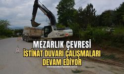 Mezar çevresi istinat duvarı yapımı devam ediyor