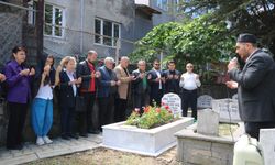 Osman Zeki Oral, vefatının 12’nci yılında mezarı başında anıldı