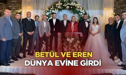 Akıncı ve Öztürk Dünya evine girdi