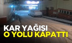 karayolu kar yağışı nedeniyle ulaşıma kapandı