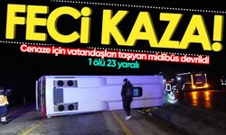 Cenaze için vatandaşları taşıyan midibüs devrildi: 1 ölü, 23 yaralı