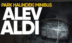 Garajdaki minibüs alev alev yandı!