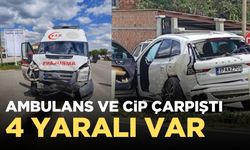 ambulans ile cip çarpıştı: 4 yaralı
