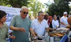 Karadeniz Ereğli Belediyesi, binlerce kişiye aşure dağıttı