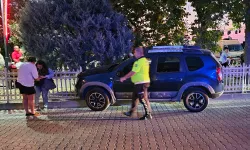 Fenalaşan sürücü korkuluklara çarparak kaza yaptı!