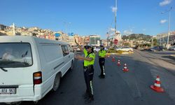 Zonguldak’ta akşam trafiği kadın polislere emanet