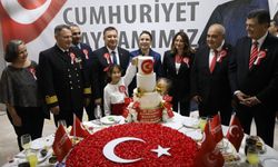 Bartın’da 29 Ekim kabul töreni Camlı Salon’da yapıldı