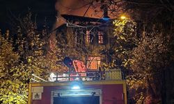 Tarihi binadan geriye küller kaldı