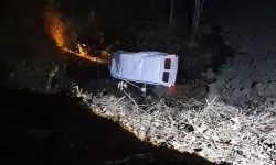 Minibüs dere yatağına yuvarlandı