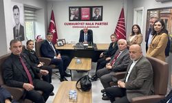 İzmir Büyükşehir Belediye Başkanı Cemil Tugay CHP İl Başkanlığını ziyaret etti