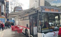 Zonguldak’ta kan bağış otobüsü bağışçı bekliyor