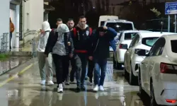 Adana’da dehşet: “Sigara yok” dediler, bıçaklı saldırıya uğradılar!