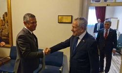 Özgür Özel Bülent Arınç’ı ziyaret etti!