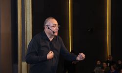 Sunay Akın Zonguldak’ta “Mahya Işıkları” söyleşisiyle büyük ilgi gördü