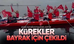 Gülüç Kürek Kulübü 23 Nisan’da bayraklarla kürek çekti