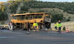 Alev topuna dönen yolcu otobüsünde 8 kişi hayatını kaybetti