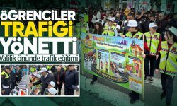 Valilik önünde trafik eğitimi: Kurallar uygulamalı anlatıldı