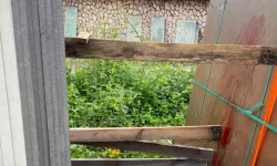 Mermer blokların arasında sıkışan işçi yoğun bakıma kaldırıldı