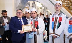 Rektör Özölçer, Hafızlık İcazet Merasimi’nde Genç Hafızların Sevincine Ortak Oldu