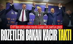 CHP’den istifa eden meclis üyeleri AK parti’ye geçti, rozetleri Bakan Kacır taktı