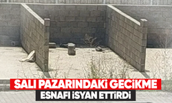 Salı Pazarındaki gecikme esnafı isyan ettirdi