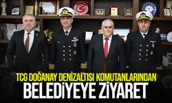 TCG Doğanay Denizaltısı komutanlarından belediyeye ziyaret