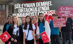 Cumhurbaşkanı Süleyman Demirel Ortaokulu’nda Cumhuriyet’in 103. yılı coşkuyla kutlandı