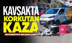 Kavşakta kaza: Motosikletli yere savruldu