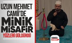 Uzunmehmet Camii’nin minik misafiri yüzleri güldürdü