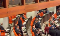Yeni Parti’den Genel Kurul’da skandal tavır! Ayağa kalkmadılar salonu terk ettiler