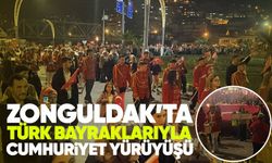 Zonguldak'ta Türk Bayraklarıyla Cumhuriyet yürüyüşü