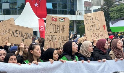 Binlerce kişi Filistin için bir araya geldi