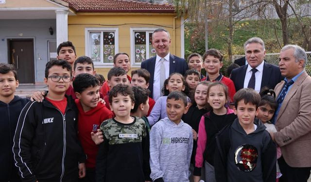 Belediye Başkanı Alan, miniklerle buluştu