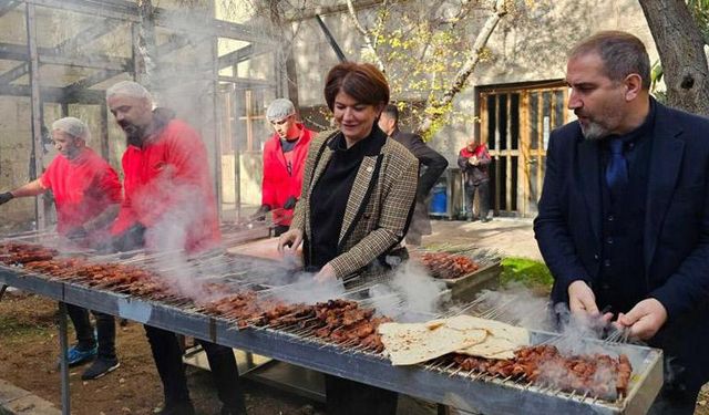 ‘Ciğer Partisi’ne tepkiler çığ gibi: ‘Hiç mi saygınız yok! Nasıl müslümansınız!’