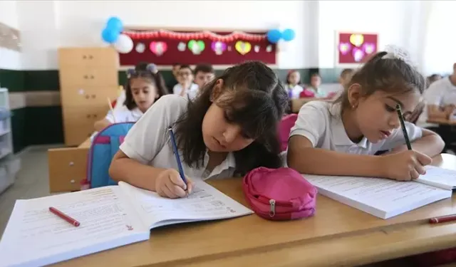 MEB’den yeni karar! Okullarda yarıyıl tatili öncesi yeni dönem başlıyor!