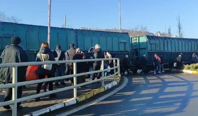 Vagonlar koptu, trafik kilitlendi: Zonguldak’ta stresli anlar!