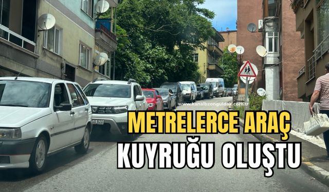 Arife günü kalabalığı: Metrelerce araç kuyruğu oluştu!