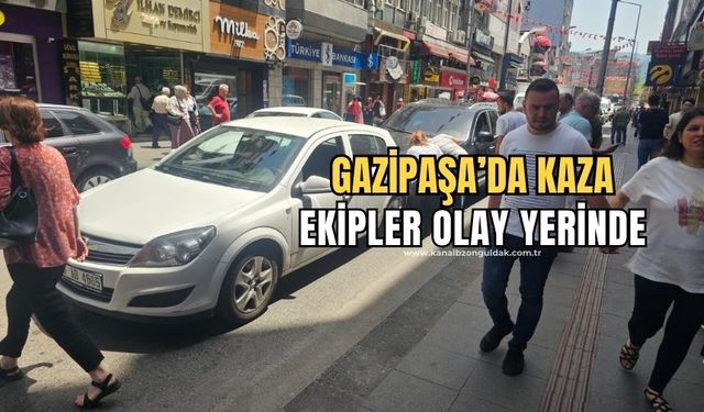 Gazipaşa'da kaza! İki otomobil çarpıştı