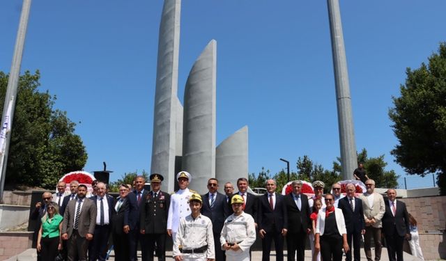 Uzunmehmet anıtı’nda tören düzenlendi