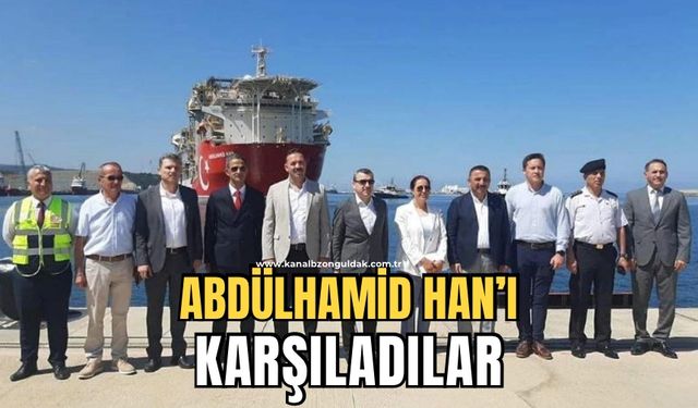 Vali Hacıbektaşoğlu ve protokol üyeleri Abdülhamid Han gemisini karşıladı