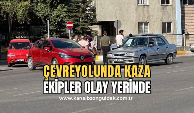 Çevre yolunda kaza! Kafa kafaya çarpıştılar