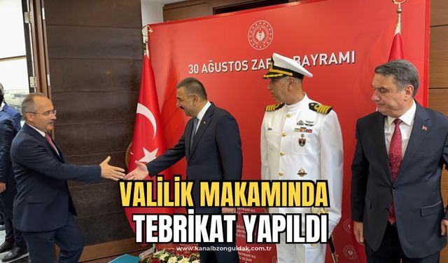 Vali Hacıbektaşoğlu’nun makamında tebrikat töreni gerçekleştirildi