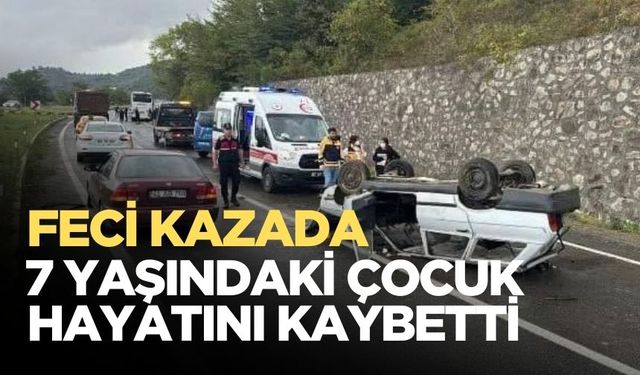 Yolcu otobüsüne çarpan otomobil takla attı: 7 yaşındaki çocuk hayatını kaybetti