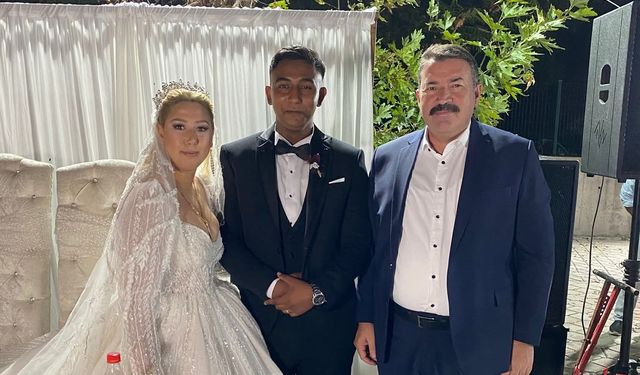 Başkan Ulupınar Dilara ile Arda'nın düğün törenine katıldı