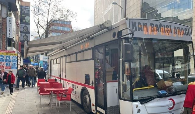 Zonguldak’ta kan bağış otobüsü bağışçı bekliyor