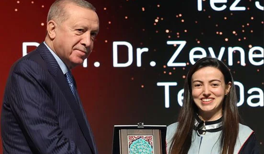 Dr. Öğr. Üyesi Burcu Timur, Cumhurbaşkanı Erdoğan’dan YÖK 2025 üstün başarı ödülü aldı
