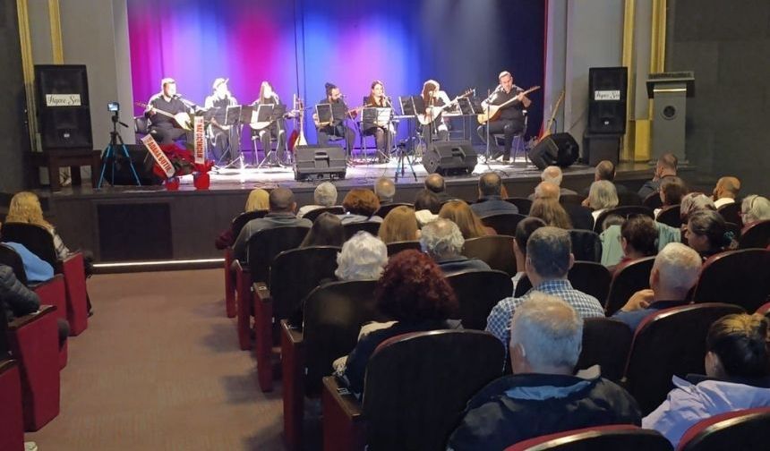 Alevi Kültür Dernekleri konseri geceye damga vurdu