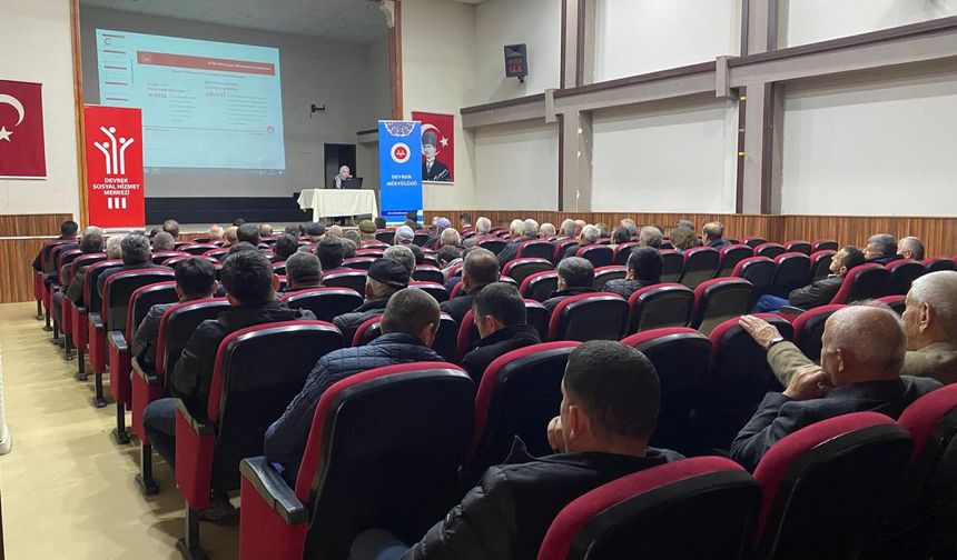 Muhtarlara Aile Yılı ve hizmet modelleri eğitimi verildi