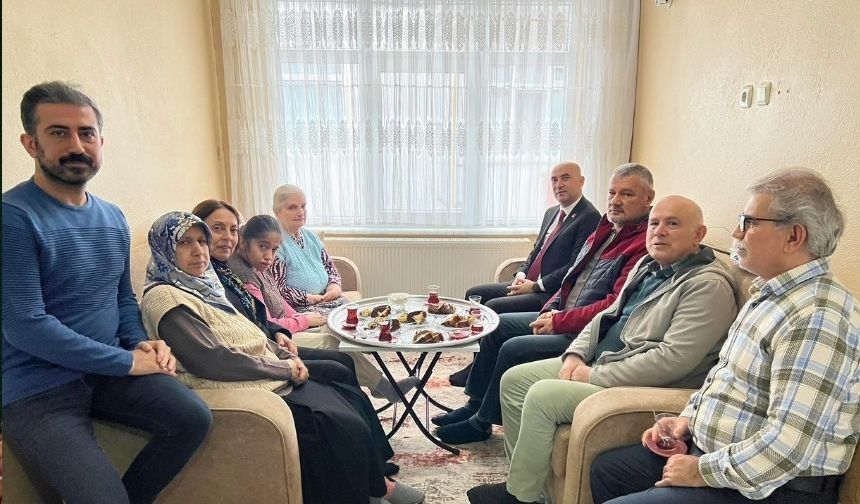 CHP İl ve İlçe Başkanlığı ev ziyaretini gerçekleştirdi